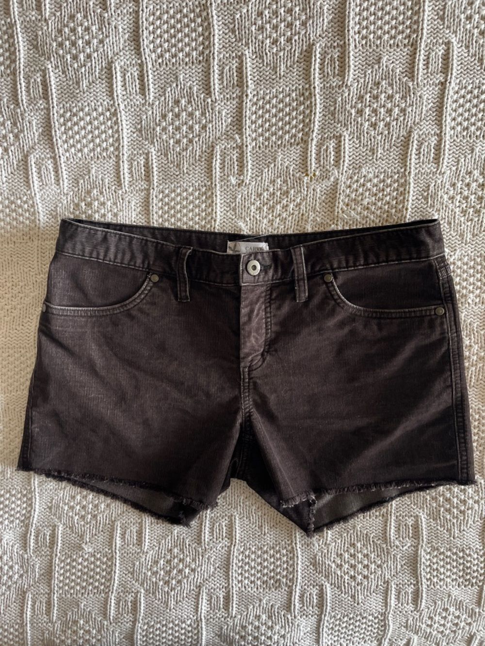 Carve Designs Oahu 4" Short Relaxed Boyfriend Short in Charcoal Sz 6